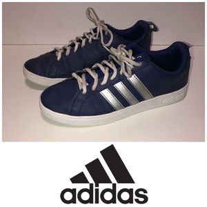 Adidas Men’s sz 8 Navy and White
